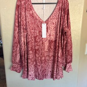 Dear Scarlett Women's Red Paisley Blouse
585